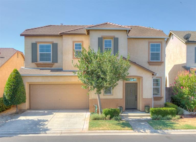 726 W Lisbon Ln, Clovis, CA 93619 photo 1