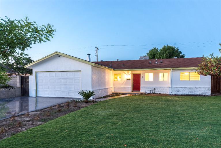 2139 Hicks St, Selma, CA 93662 photo 1