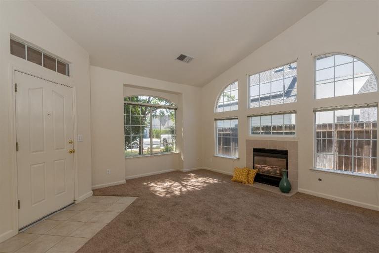 65 N Burgan Ave, Clovis, CA 93611 photo 1