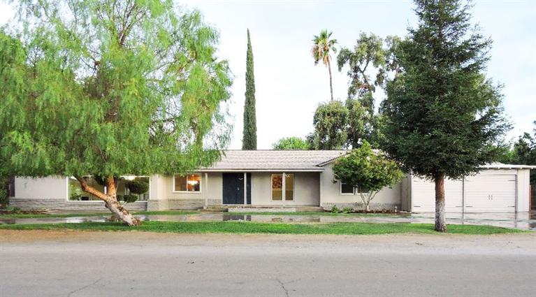5376 E White Ave, Fresno, CA 93727 photo 1