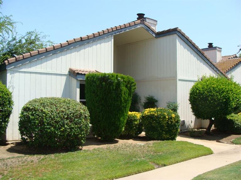 1902 Cougar Ln, Clovis, CA 93611 photo 1