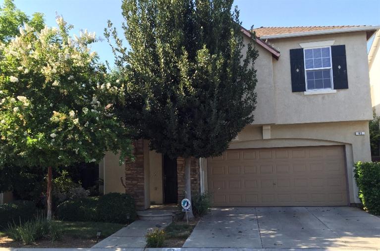 83 W Bordeaux Ln, Clovis, CA 93619 photo 1