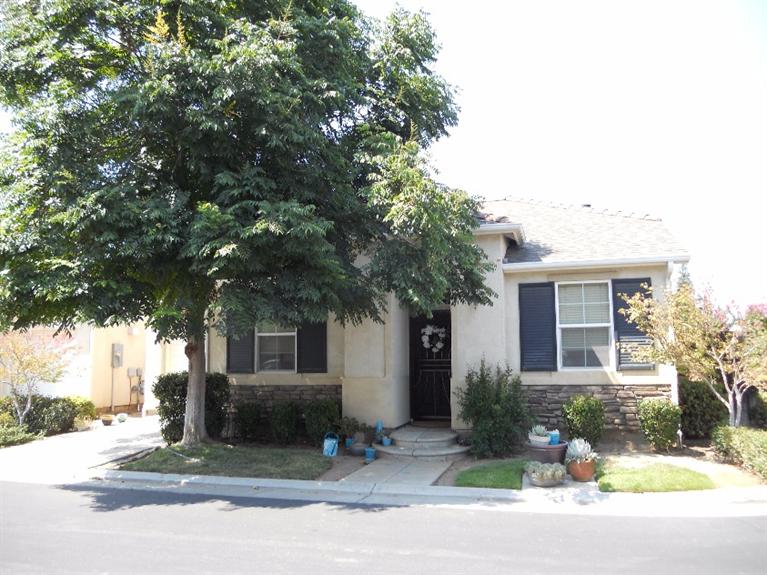 11 W Scandia Ln, Clovis, CA 93619 photo 1