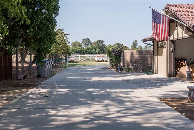 5846 E Nees Ave, Clovis, CA 93611 photo 1