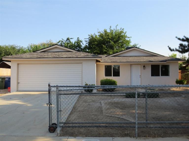 2578 Oak St, Selma, CA 93662 photo 1
