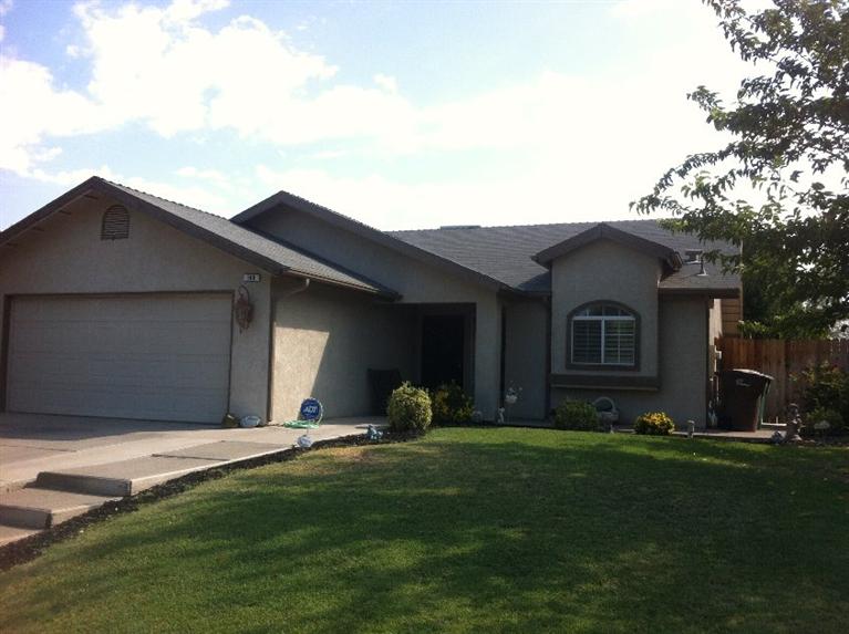 569 P St, Firebaugh, CA 93622 photo 1