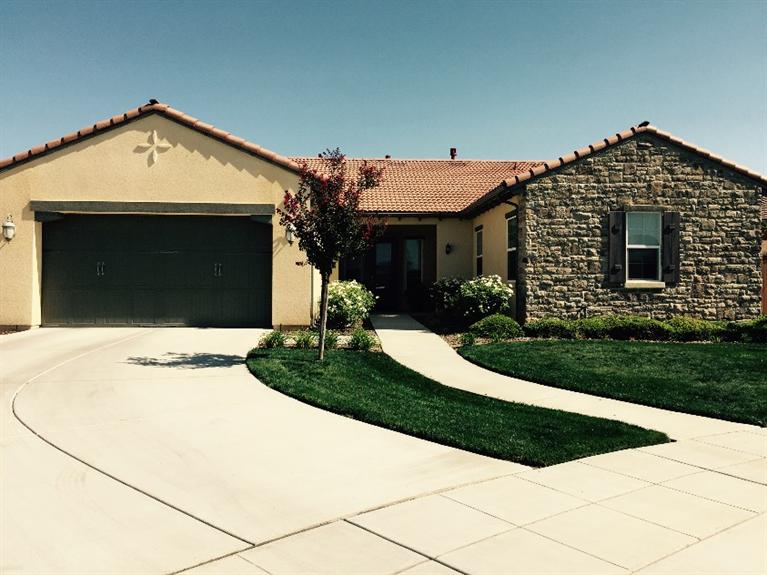 3325 Mitchell Ave, Clovis, CA 93619 photo 1