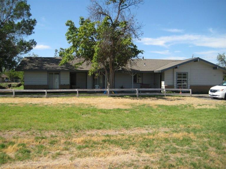 2176 Nees, Clovis, CA 93611 photo 1
