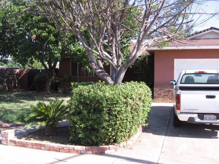 931 W Holland Ave, Clovis, CA 93612 photo 1