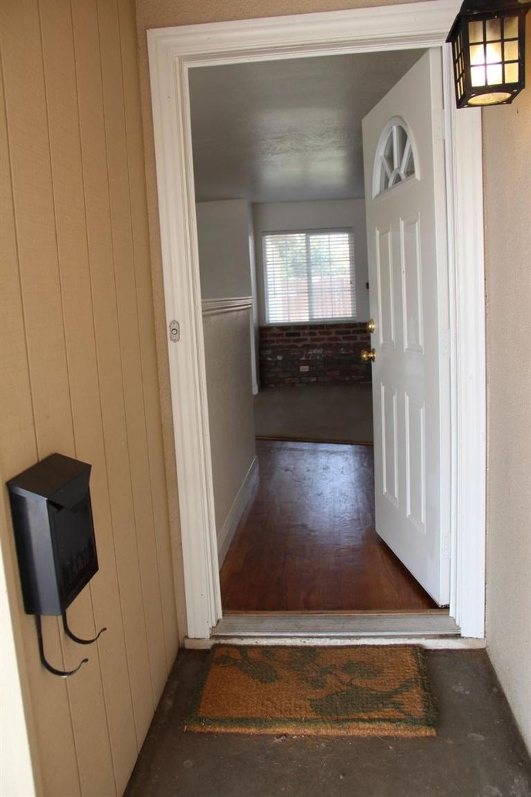503 Rall Ave, Clovis, CA 93612 photo 1