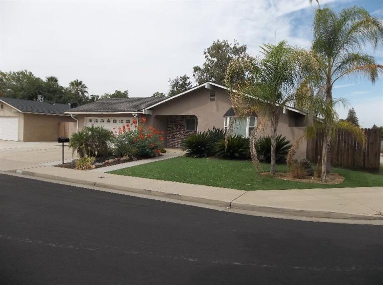 2832 Fowler Ave, Clovis, CA 93611 photo 1