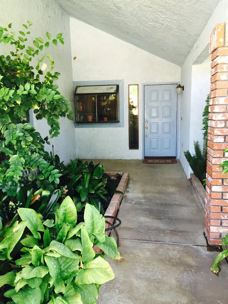 974 Filbert Ave, Clovis, CA 93611 photo 1