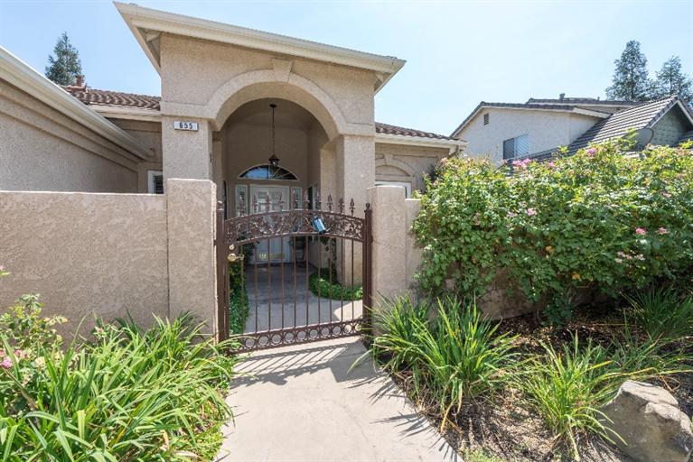 655 N Cherry Ln, Clovis, CA 93611 photo 1
