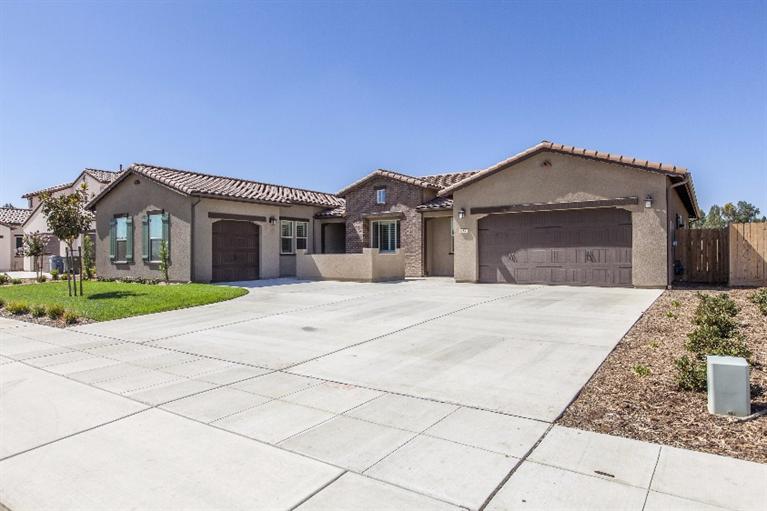 1282 N Traverse, Clovis, CA 93619 photo 1