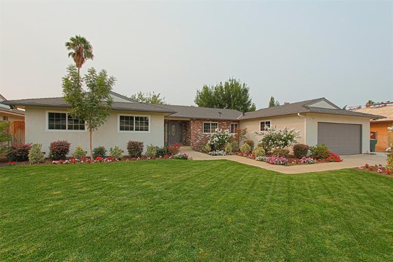 2066 Mitchell Ave, Clovis, CA 93611 photo 1
