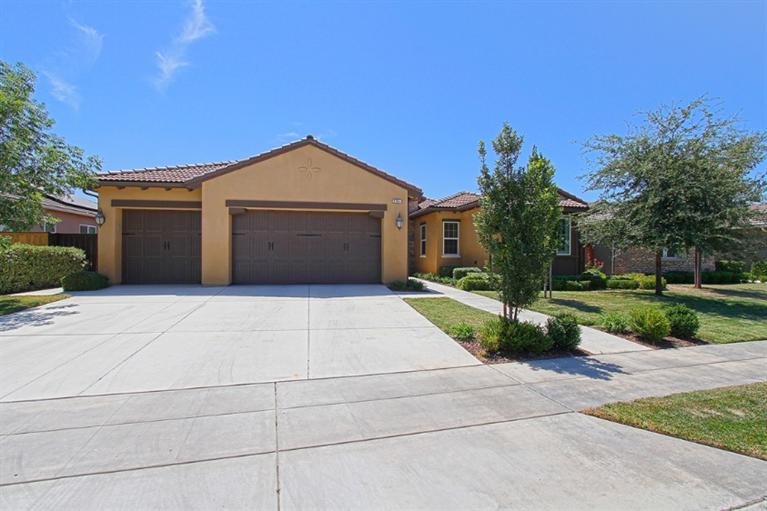 3244 Mitchell Ave, Clovis, CA 93619 photo 1
