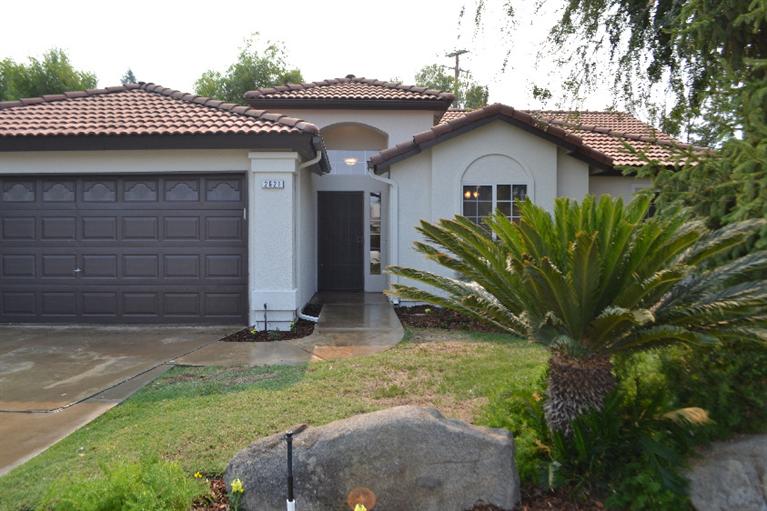 2621 4th St, Sanger, CA 93657 photo 1