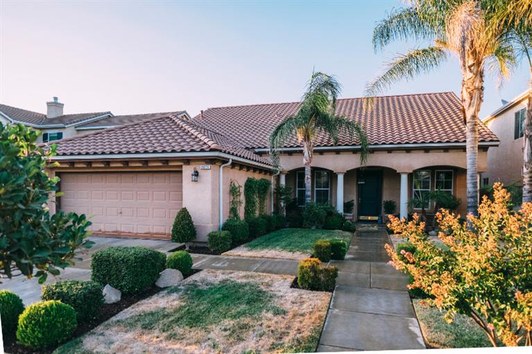 2071 Serena Ave, Clovis, CA 93619 photo 1