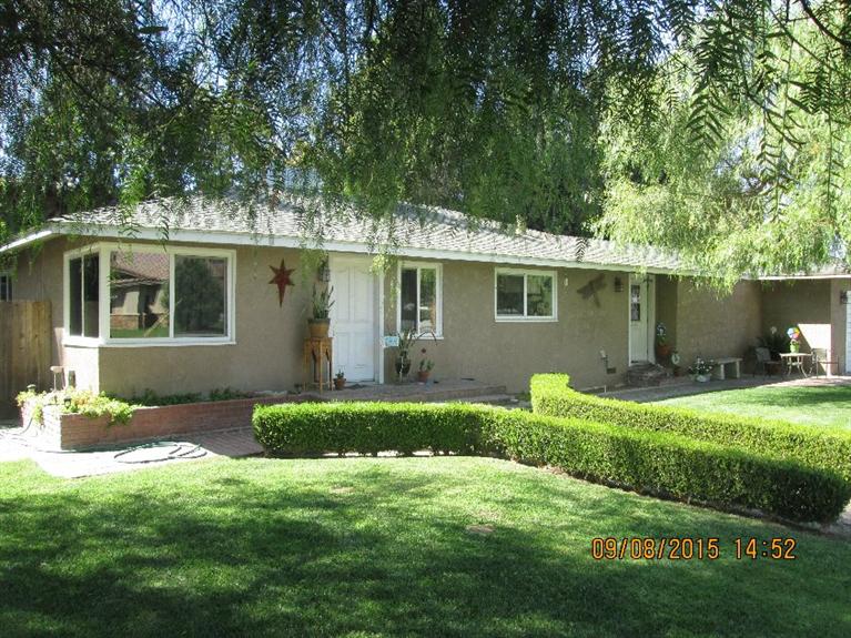 100 N Granada Dr, Madera, CA 93637 photo 1