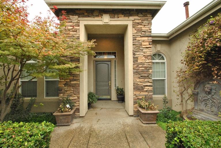 628 W Enterprise Ave, Clovis, CA 93619 photo 1