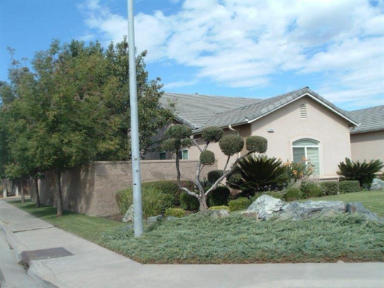 15732 Orchard Way, Kerman, CA 93630 photo 1