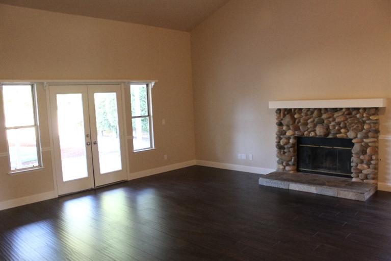 854 N Chapel Hill Ave, Clovis, CA 93611 photo 1