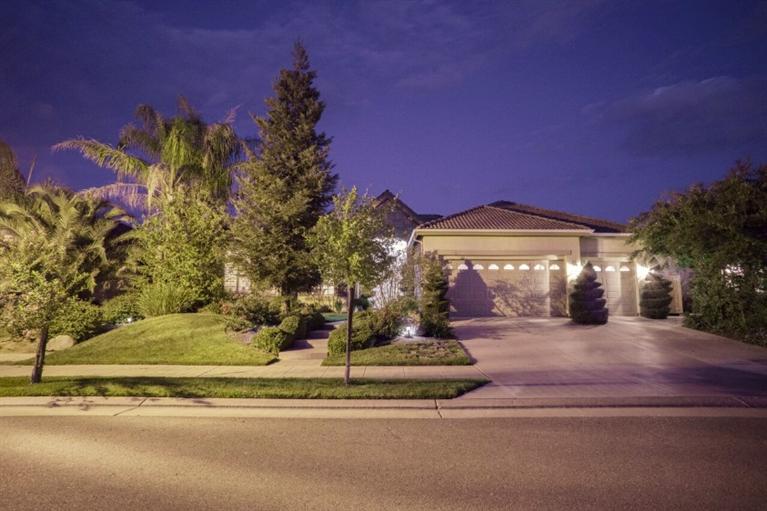 1849 N Carson Ave, Clovis, CA 93619 photo 1