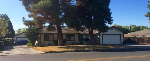 216 N Granada Dr, Madera, CA 93637 photo 1