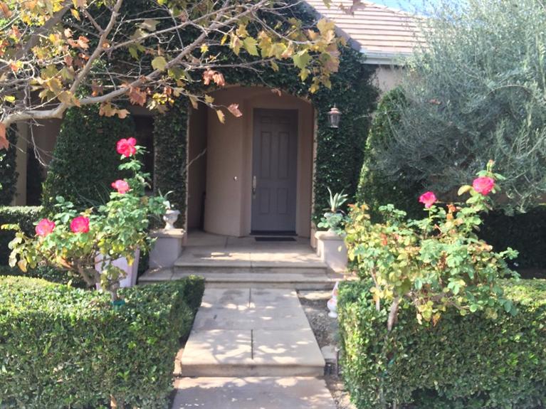 1706 N Hughes Ave, Clovis, CA 93619 photo 1