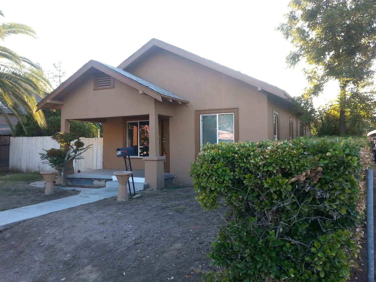 913 P St, Sanger, CA 93657 photo 1