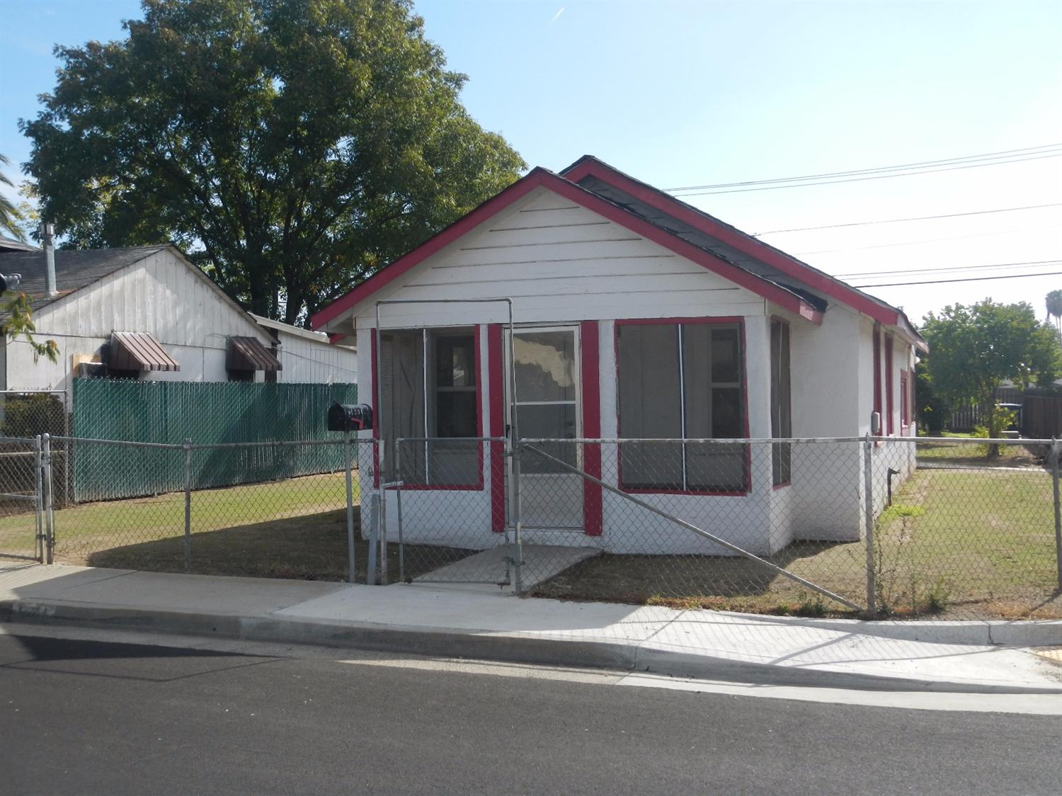1604 4th St, Clovis, CA 93611 photo 1