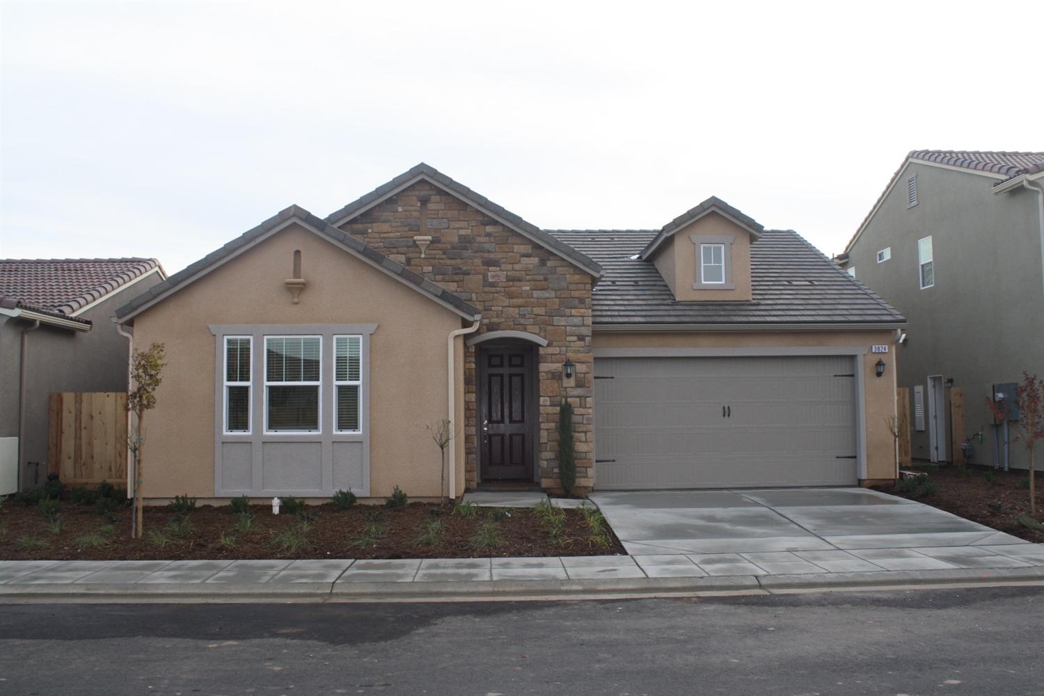 3824 E Hampton Way, Clovis, CA 93619 photo 1