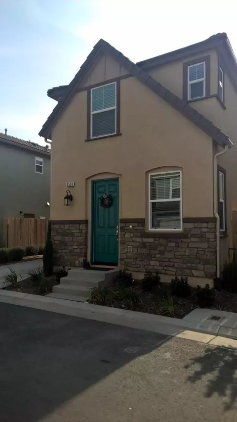 3550 Magnificent Way, Clovis, CA 93619 photo 1