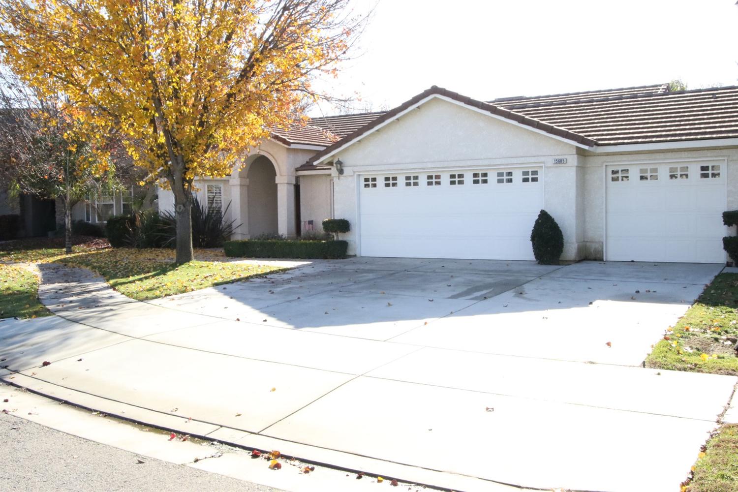 15685 Wooten Ct, Kerman, CA 93630 photo 1