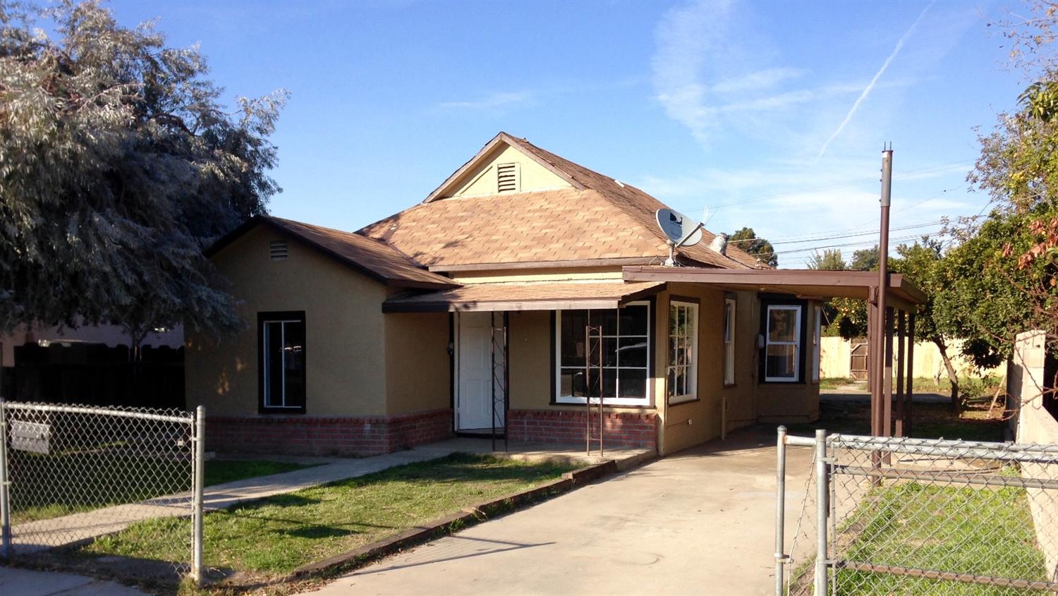 2326 Knowles St, Selma, CA 93662 photo 1