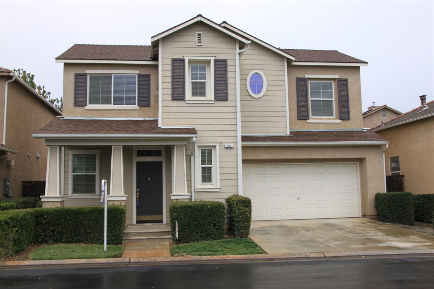 697 W Fontaine Ln, Clovis, CA 93619 photo 1