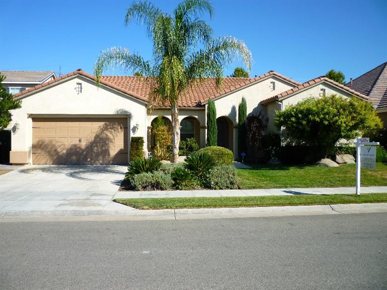 3661 Serena Ave, Clovis, CA 93619 photo 1