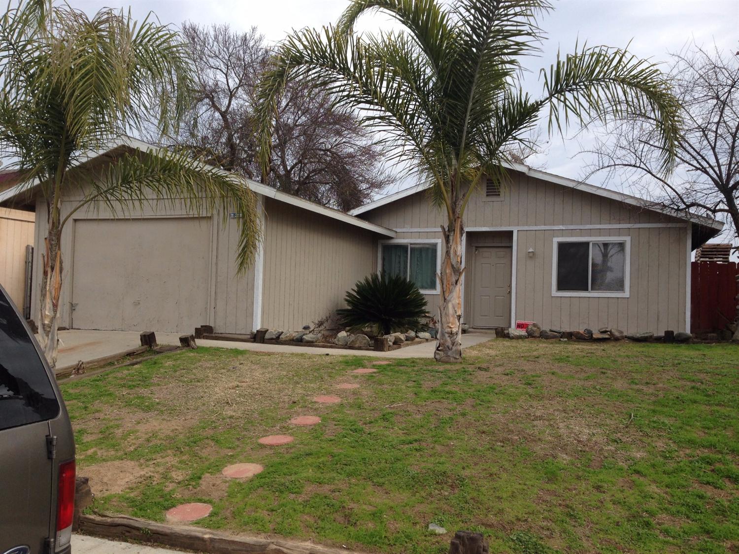847 Christopher Ct, Fowler, CA 93625 photo 1