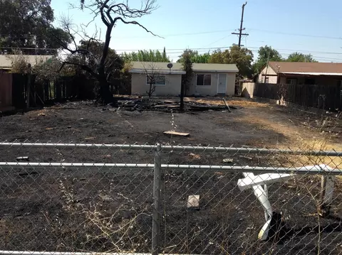 1012 E Cleveland Ave, Madera, CA 93638 photo 1