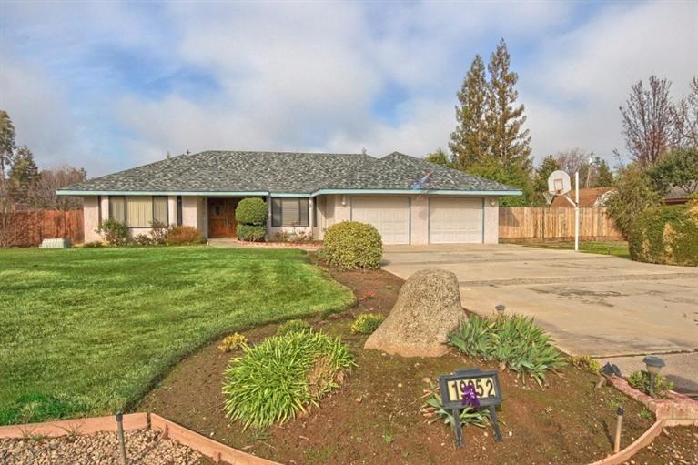19052 Panoramic Dr, Madera, CA 93638 photo 1