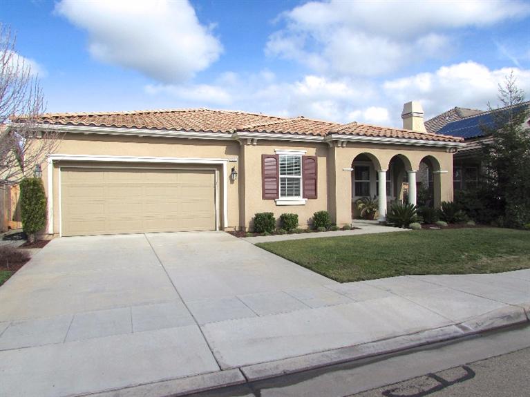 3359 Poe Ave, Clovis, CA 93619 photo 1