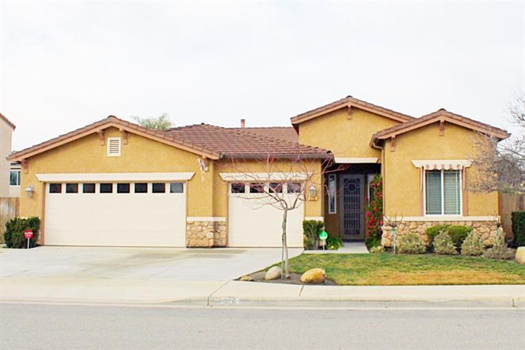 926 Greenfield Ave, Clovis, CA 93611 photo 1