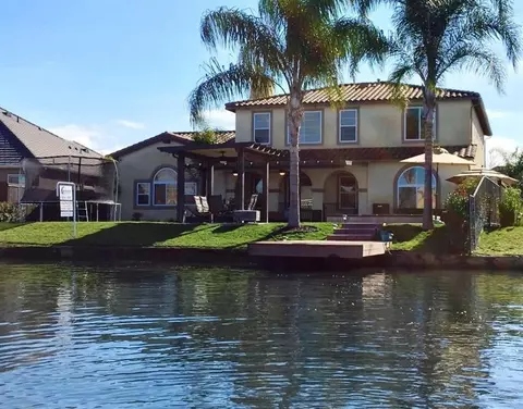 4265 N Waterside Dr, Clovis, CA 93619 photo 1