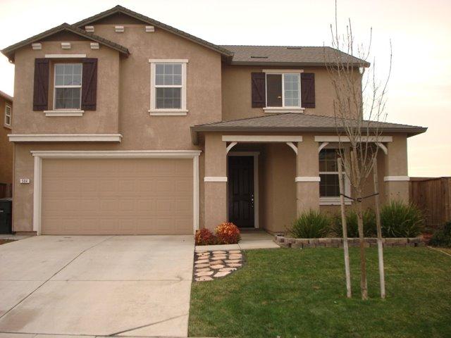 584 Peach St, Madera, CA 93638 photo 1