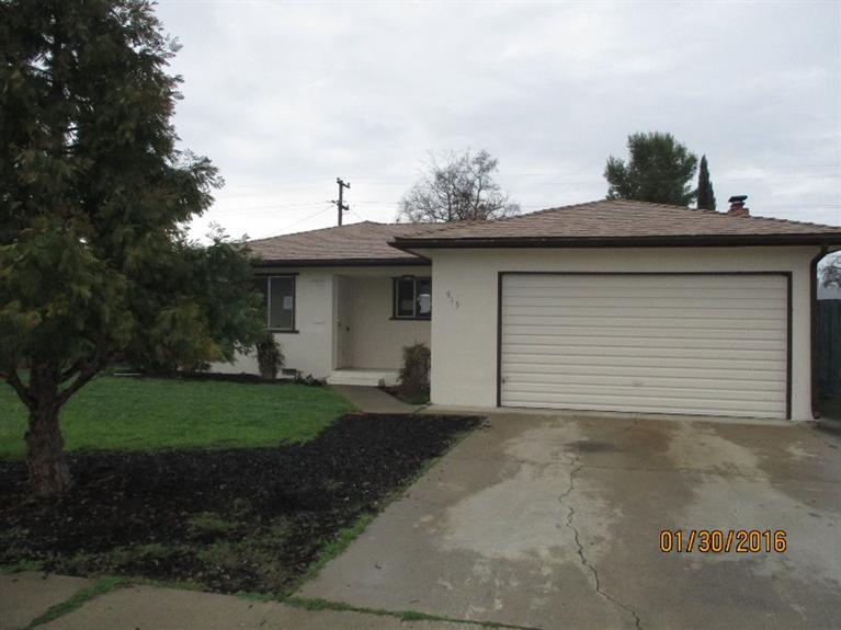 915 W San Gabriel Ave, Clovis, CA 93612 photo 1