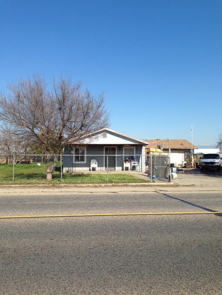 12046 E Central Ave, Sanger, CA 93657 photo 1