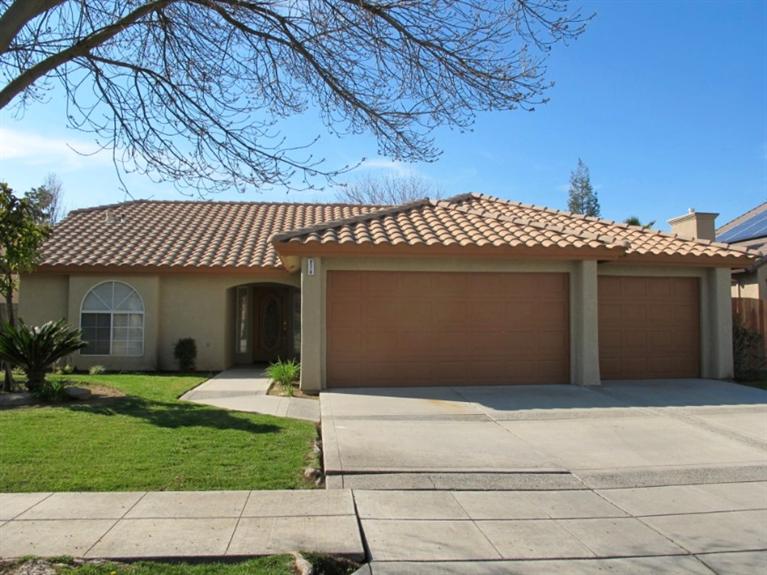 974 Suburban Ave, Madera, CA 93637 photo 1