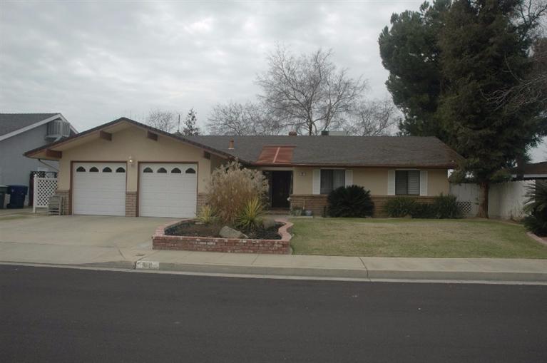 40 Phillip Ave, Clovis, CA 93612 photo 1