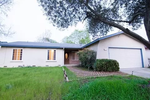 2553 Renn Ave, Clovis, CA 93611 photo 1