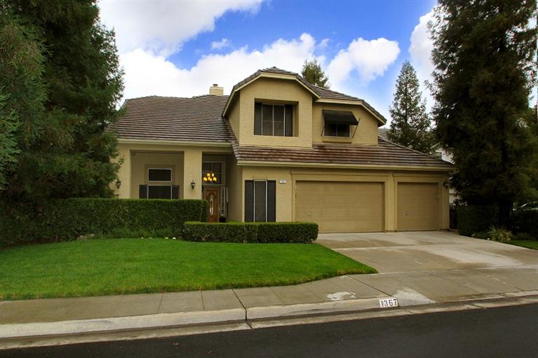 1367 Minarets Ave, Clovis, CA 93611 photo 1